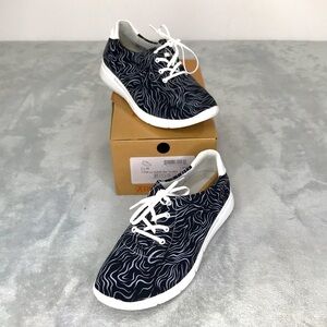 Arcopedico Black, Gray,and white patterned sneaker Size 9.5- 10 New